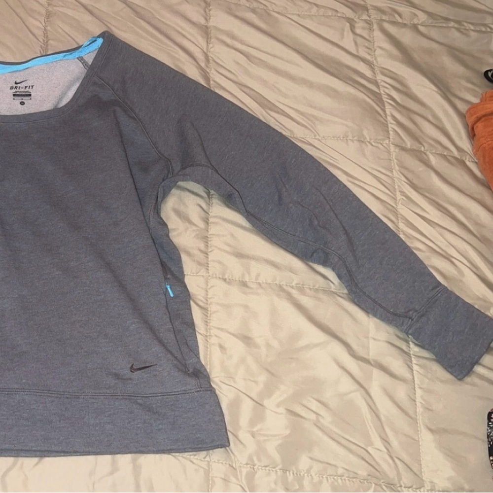 Nike pullover - Picture 3 of 3